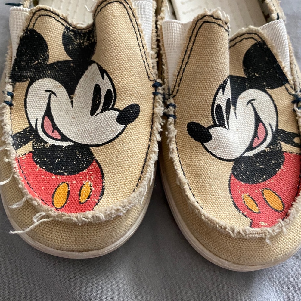 Mickey Mouse crocs